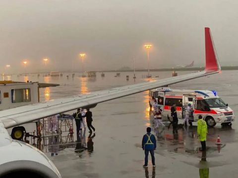 緊急備降長沙！貴陽飛浦東航班旅客突然昏迷，醫(yī)生“高空急救”